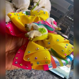 Moño echo a mano 100% centros echos a mano 🎀💕🎀